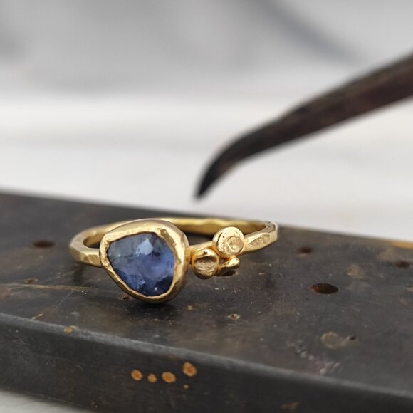 Moissanite ring. 14K yellow gold ring with Blue Moissanite. UNIQUE - Picture 5 of 11